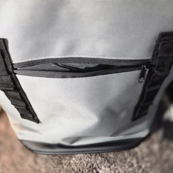 Leeds 20 Can Backpack Cooler Gray/Green and Black Insolated Soft Sided NWOT - Picture 7 of 8